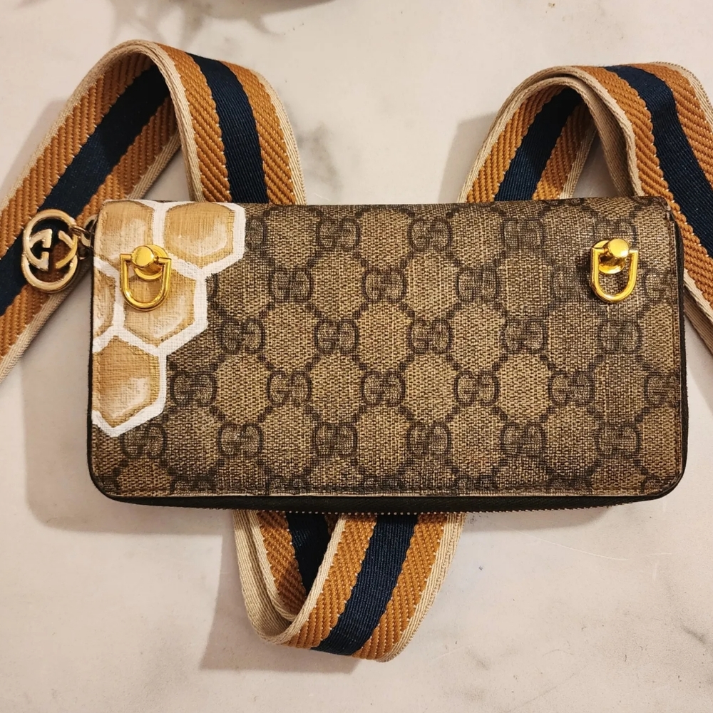 Authentic Handpainted Gucci Zip-Around Continental Wallet in GG Supreme Canvas - Picture 2 of 15